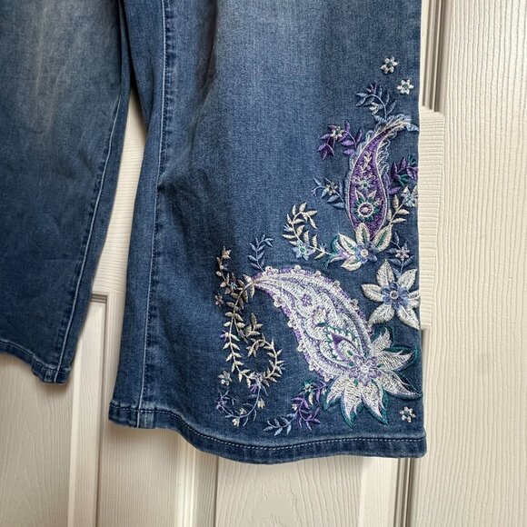 DG2 Diane Gilman Women's 14 Wide Leg Crop Paisley Floral Embroidered Jeans HSN - Picture 2 of 11
